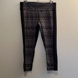 Tribal Print Athletic Capris Leggings